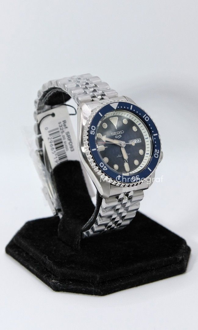 SEIKO SRPD93 (Category: Luxury Watches) located in Manila. Submitted by rafael_lesaguis (Listing ID 1356269031, Image 2). Description: SEIKO SRPD93 on Original Seiko Jubilee STrap BRANDNEW AND ORIGINAL MONEY BACK GUARANTEE IF PROVEN FAKE 1-YEAR WARRANTY BRANDNEW 10/10 Condition SRP price: $325/₱18,800 on Rubber Strap My price: ₱14,500 OPEN FOR RESELLERS! Features: 🔹 Caliber Number 4R36 🔹 Automatic with manual winding 🔹 Power reserve: Approx. 4
