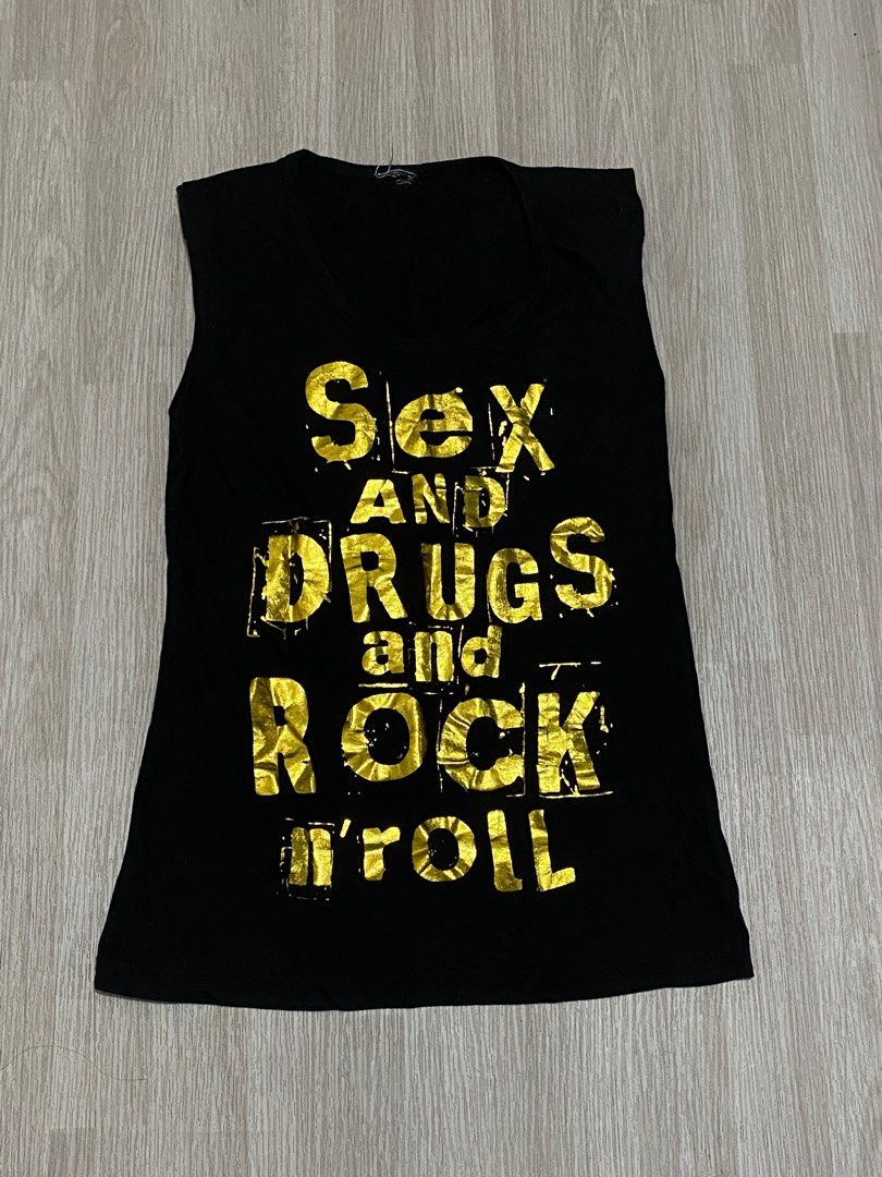 Statement sando tank top (Category: Vests) located in Baguio. Submitted by leeala (Listing ID 1356354380, Image 2). Description: .