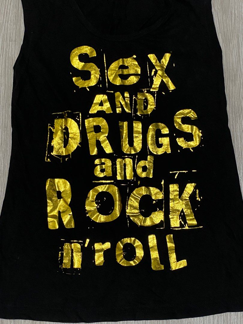 Statement sando tank top (Category: Vests) located in Baguio. Submitted by leeala (Listing ID 1356354380, Image 1). Description: .