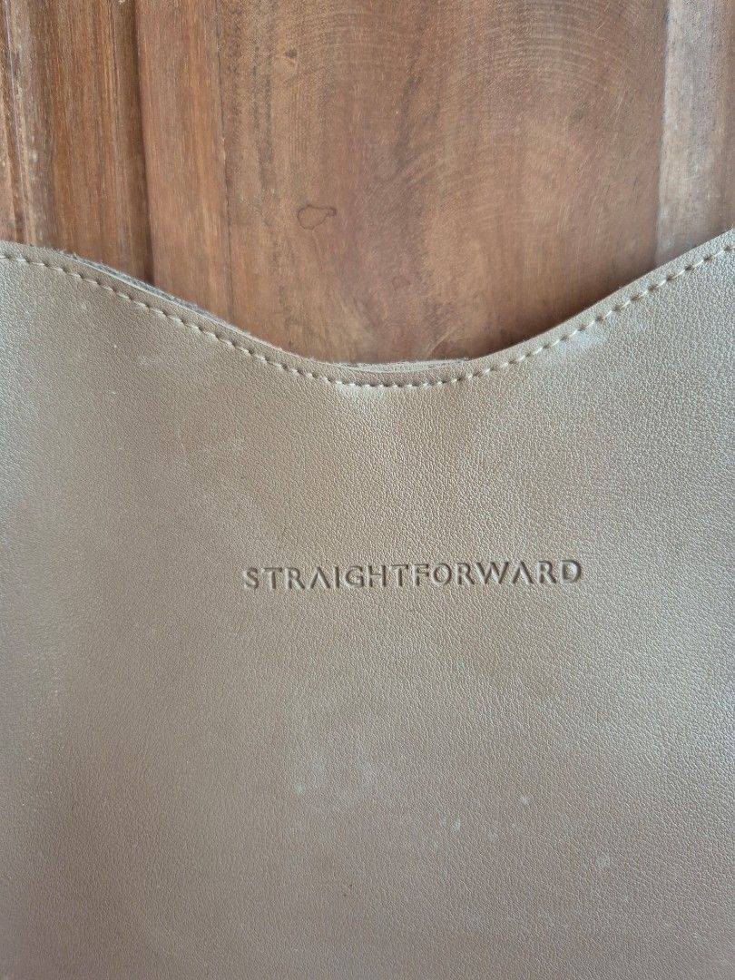 STRAIGHTFORWARD CROSSBODY BAG (Category: Cross-body Bags) located in Iloilo. Submitted by hellowanderer (Listing ID 1356401928, Image 2). Description: .