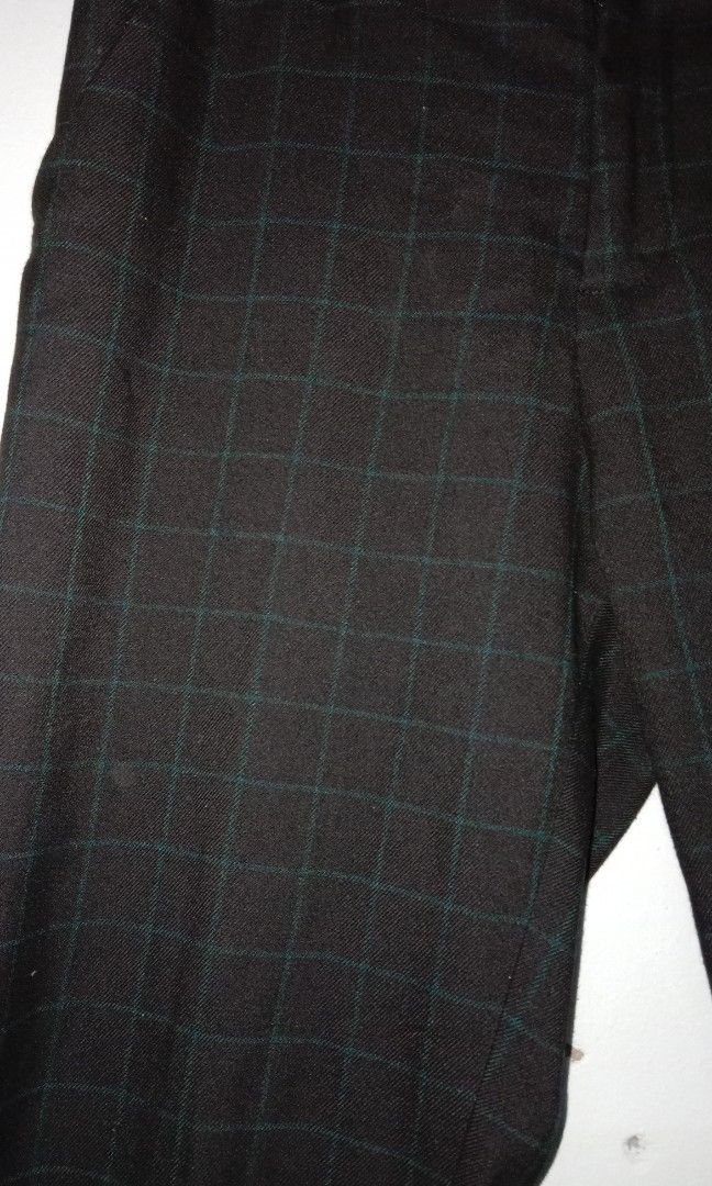 Tappered pants (Category: Other Bottoms) located in Kuala Terengganu. Submitted by alysa43687 (Listing ID 1356316607, Image 2). Description: pit 28/32 half getah labuh 34 inc (ankle pants).