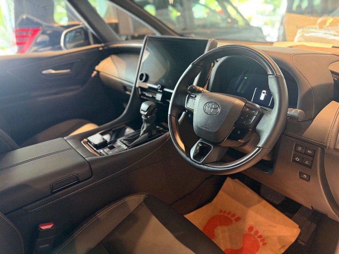 Toyota Alphard 2.5Z Hybrid62872683587203112
