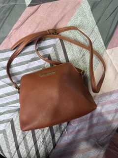 (Category: ) located in . Submitted by shesellpreloved (Listing ID 1356364363, Image 1). Description: .