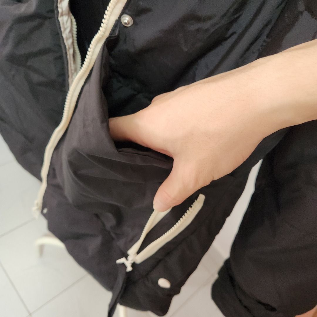 Winter Polyester Jacket (Category: Coats, Jackets and Outerwear) located in Singapore. Submitted by mebstarr (Listing ID 1356384594, Image 4). Description: Used for a winter trip previously. The zipper in front is for aesthetic purposes only. 2XL [recommended 72.5-80kg ] - 168–173 cm (96–98 cm). .