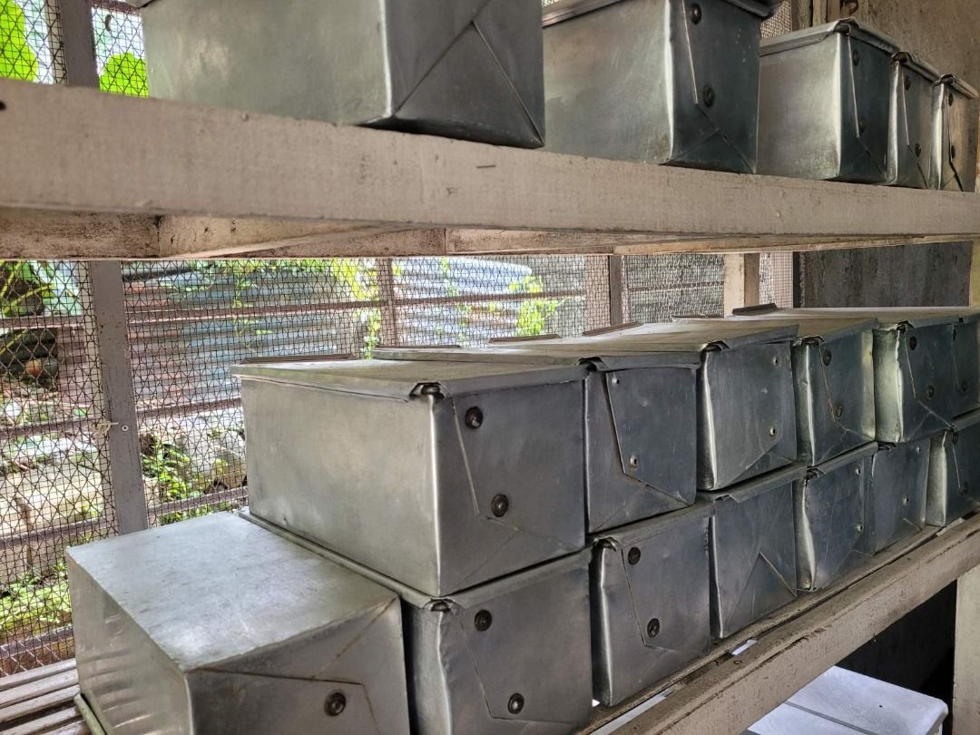 BAKERY EQUIPMENT (Category: Bakeware) located in Quezon City. Submitted by ovenfresh55366 (Listing ID 1356495544, Image 2). Description: Stationary Oven 2pcs Rotary Gas Oven 1pc Tray Mould Delivery crates Rolling pin Rice storage.