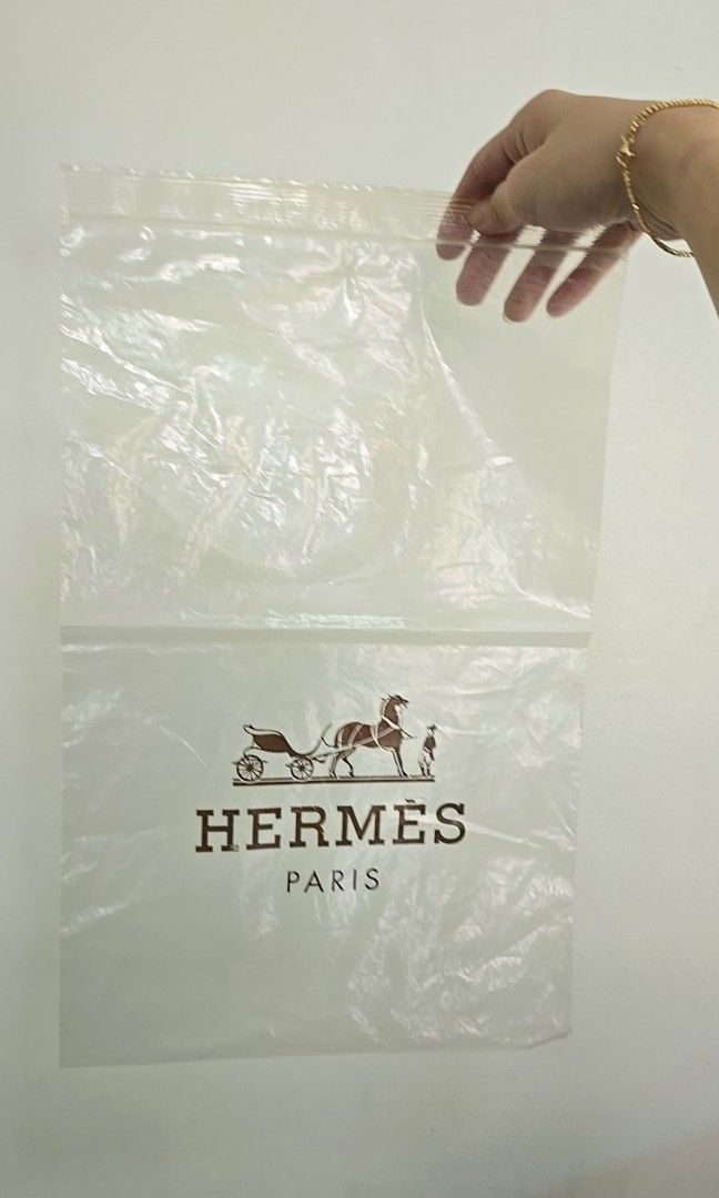 Bundle Authentic Hermes plastic ziplock wrap bag (Category: Luxury Bags & Wallets) located in San Juan City. Submitted by akioza (Listing ID 1356460595, Image 1). Description: these are from direct Hermes purchases I bought lots lots of shirts before for my previous boss and it came in these now i dont know what to do with them & just noticed in my old room at family home authentic only & always! // if I'm not in Manila na when you msg: ( I'll ne