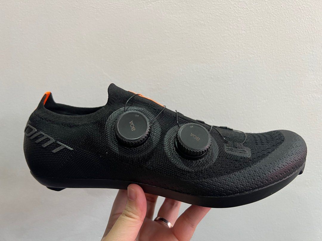 DMT KRO size 40 (Category: Bicycles) located in Bacolod City. Submitted by katayellow (Listing ID 1356435537, Image 2). Description: Used twice only No more box .