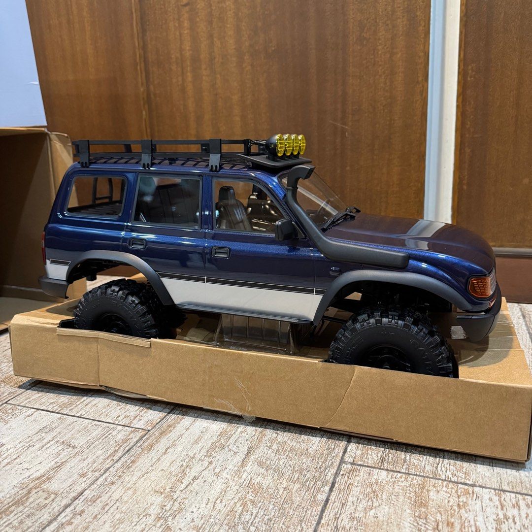 FMS FCX10 Pro LC80 Brushless (Category: Remote Control Toys) located in Angeles City. Submitted by miggyhipolito (Listing ID 1356538740, Image 2). Description: FMS FCX10 Pro LC80 Brushless Brand new. Opened only to check. Complete. ₱26,000 No battery included Angeles City, Pampanga .