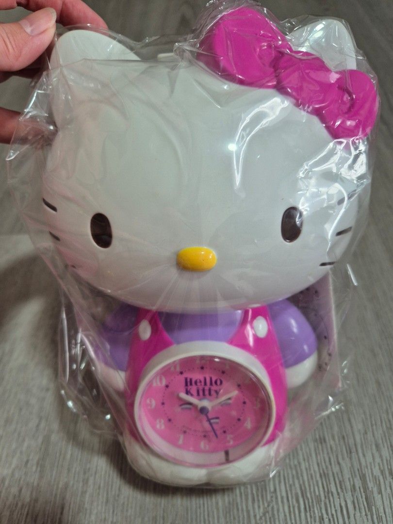 Hello Kitty Clock