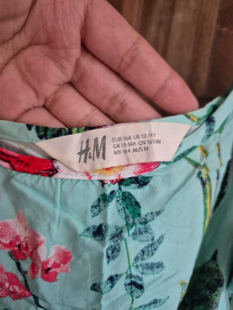 H&M ROMPER (Category: Rompers) located in Iloilo. Submitted by hellowanderer (Listing ID 1356447407, Image 3). Description: .