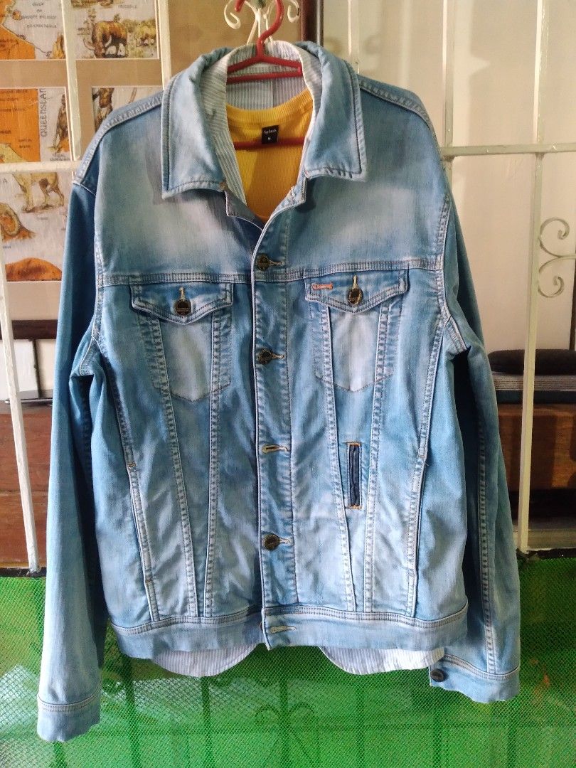 JACK&JONES DENIM JACKET only (Category: Coats, Jackets and Outerwear) located in San Pedro. Submitted by souq_dekada (Listing ID 1356455987, Image 1). Description: Pre-owned but in good condition, FIT for L-XL [as per tag size], complete buttons, pm for add'l details/photos if needed.. ************* Note: FREE delivery if taken with other posted items... ************* Add SF via J&T/LBC MOP: GCASH only ***FIXED PRICE**.