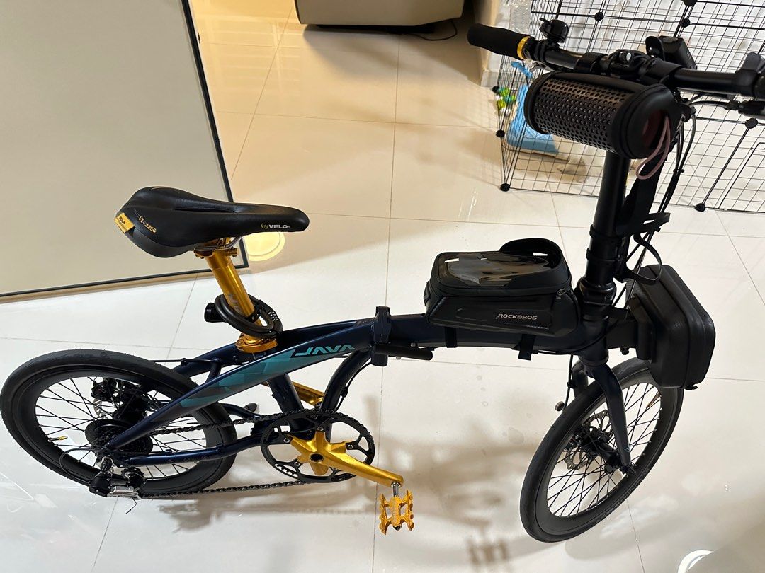 Java Zelo V2 Modded (Category: Bicycles) located in Singapore. Submitted by shaniceeshe (Listing ID 1356583375, Image 2). Description: Want to sell my rarely used bicycle as no time to ride. Mod List: Schwalbe one tyres 406 aero wheelset Litepro A61 Seat Pole 33.9mm Litepro Gold Hollow Tech Crankset Black T53 Chain Rings Litepro Gold Pedals (Can change back black if requested) Litepro Gold Handle (Can change back black if requested) New Rotor Shi