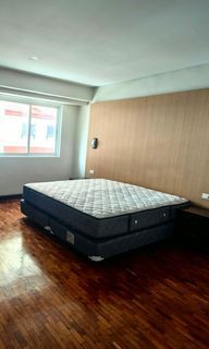 King Size Mattress with Bed Box for sale
