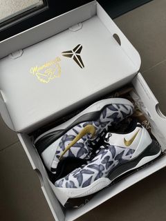 (Category: ) located in . Submitted by ccc_sneakers (Listing ID 1356524549, Image 1). Description: .