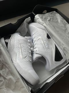 (Category: ) located in . Submitted by ccc_sneakers (Listing ID 1356523638, Image 1). Description: .