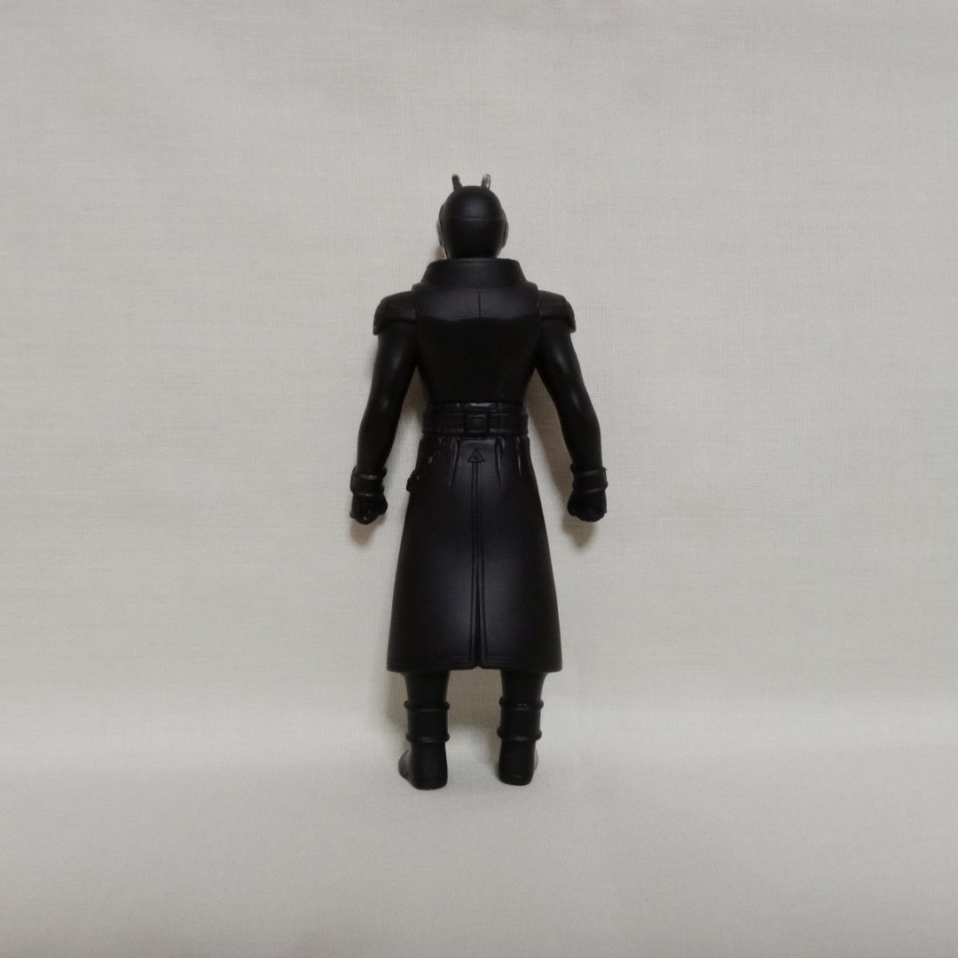 (Loose) Kamen or Masked Rider Wizard Action Figure Bandai (Category: Toy Figures) located in Singapore. Submitted by atlasarc (Listing ID 1356490336, Image 2). Description: Masked Rider Wizard Action Figure, by Bandai 2012. Loose figure from Bandai Candy toy, without packaging box, used previously for display purpose. Item condition is very good. Figure is about 11cm tall..