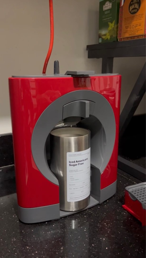 Nescafe Dolce Gusto Oblo coffee machine in color red (in good condition ...
