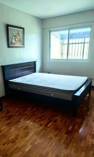 Queen size mattress with bes frame for sale