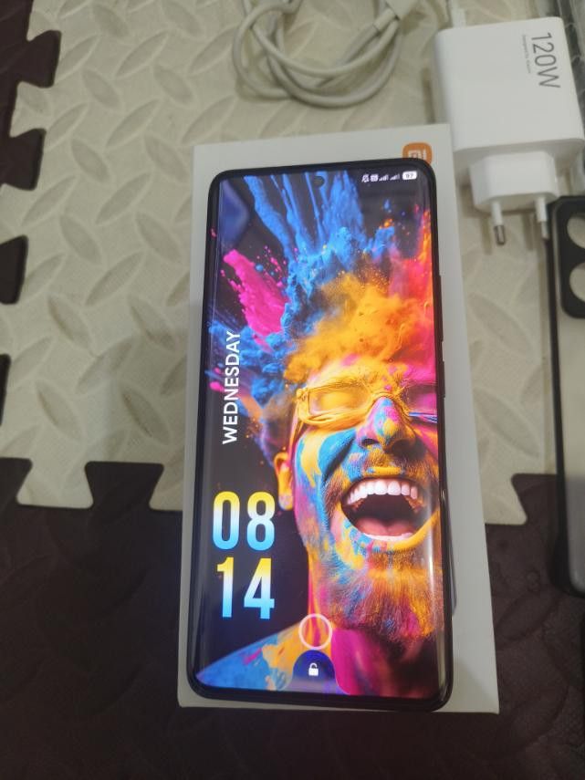 Redmi Note 13 Pro Plus (Category: Xiaomi) located in Imus. Submitted by jayharvey66 (Listing ID 1356444142, Image 1). Description: Redmi Note 13 Pro Plus Complete Box And Charger 12-512 Global Version No Issues 😃.