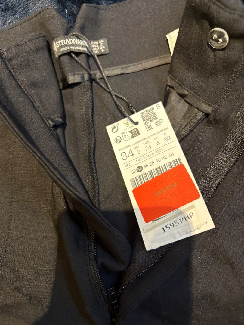 Stradivarius Shorts (Category: Shorts) located in Makati City. Submitted by prelovedbysofiaa_ (Listing ID 1356555329, Image 2). Description: Bnew With tag 💯 authentic/original Fits xs.