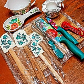 The Pioneer Woman 20 pc. Gadget set
