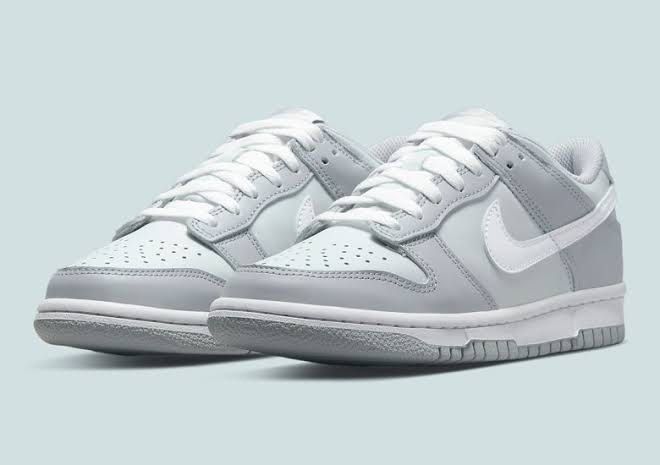 Two Toned Gray NIKE DUNKS SIZE 6 (Category: Sneakers) located in Manila. Submitted by de.clutterthings (Listing ID 1356538287, Image 1). Description: Two Toned Gray NIKE DUNKS • SIZE 6 • bought in hk! good as new 😊 • for women’s! • authentic/legit • no box .