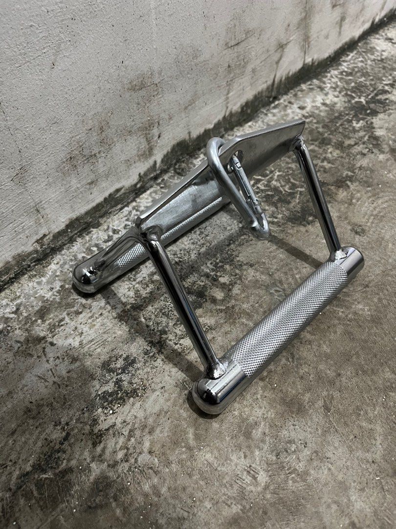 Vbar for rows or pull up/pull down (Category: Weights & Dumbbells) located in Manila. Submitted by jmsmacario41255 (Listing ID 1356560510, Image 1). Description: Bought it for P550 and now selling it for P400 nalang. Wala pang bangas..