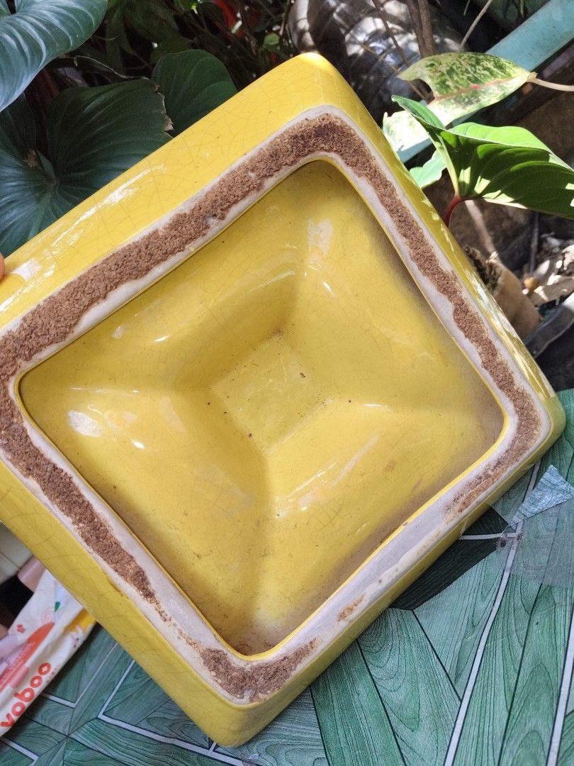Vintage ASHTRAY (Category: Everything Else Others) located in Caloocan City. Submitted by batchara (Listing ID 1356449363, Image 2). Description: vintage ashtray 500pesos only.