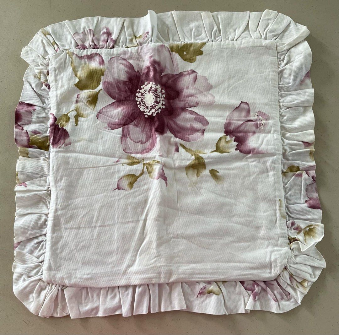 White with Purple Flowers Pillowcase (Category: Cushions & Throws) located in Quezon City. Submitted by meggoquingco (Listing ID 1356508149, Image 2). Description: .