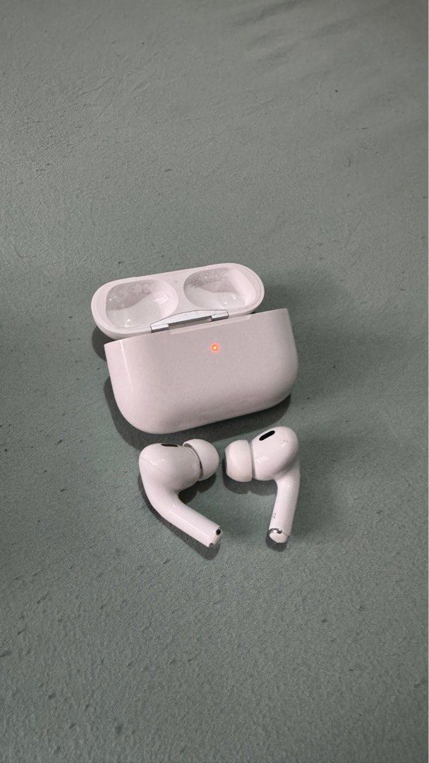 Airpods Pro 2nd Gen (Category: Earphones) located in Manila. Submitted by 1miguel_ (Listing ID 1356711215, Image 1). Description: Bought last May 2024 in PMC fully functioning, no issues. comes with original box.