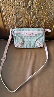 (Kategori: ) berada di . Dikirim oleh vimary_collection (ID iklan 1356755032, Gambar 1). Deskripsi: .