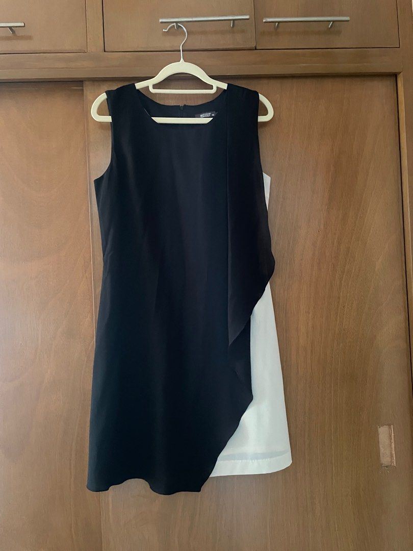 Black and White Formal Dress (Category: Dresses) located in Manila. Submitted by cloudymondi (Listing ID 1356704876, Image 1). Description: .