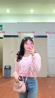 (Kategori: ) berada di . Dikirim oleh karinaaa___ (ID iklan 1356628008, Gambar 1). Deskripsi: .