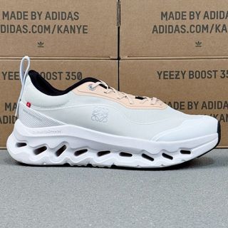 (Category: ) located in . Submitted by fashion.shoppp (Listing ID 1356749932, Image 1). Description: .