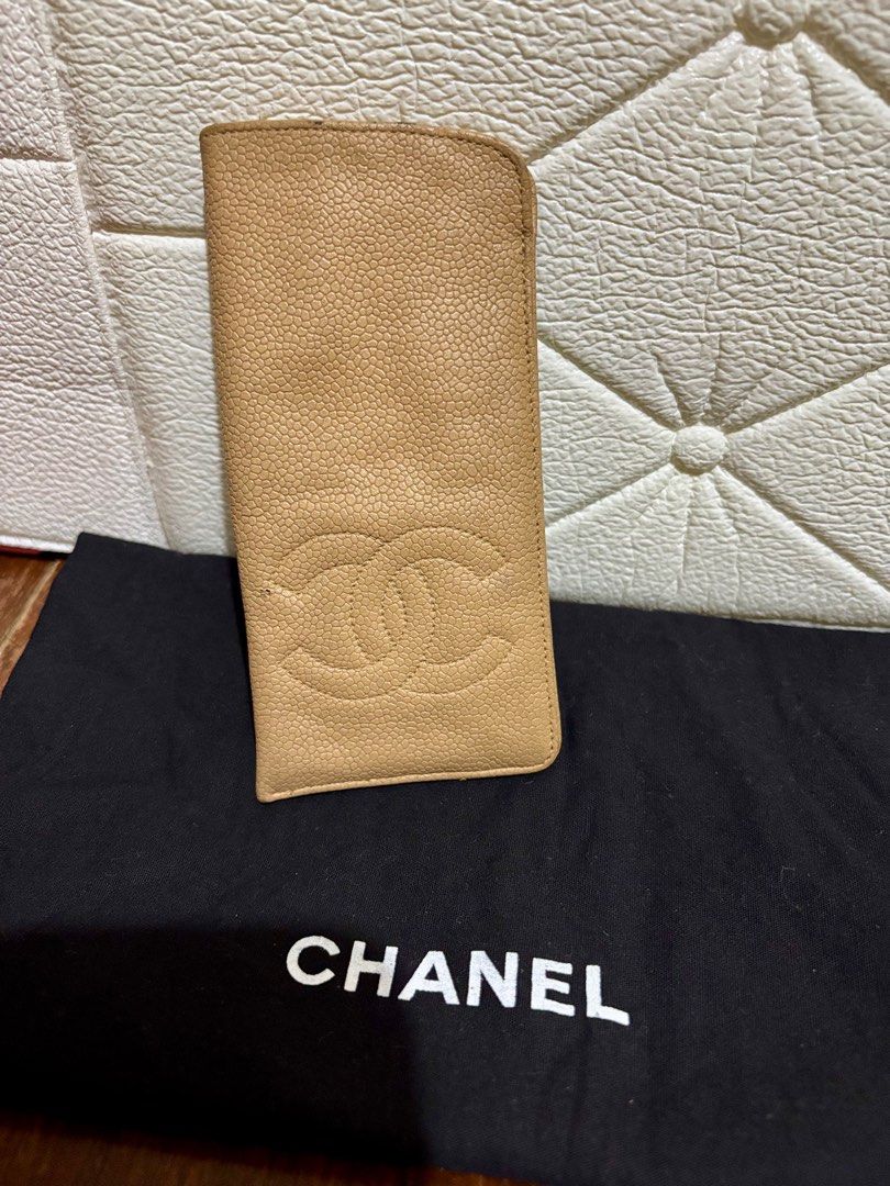 chanel lipstick / eyeglass case caviar (Category: Luxury Bags & Wallets) located in Bay. Submitted by bunini7 (Listing ID 1356775772, Image 1). Description: .