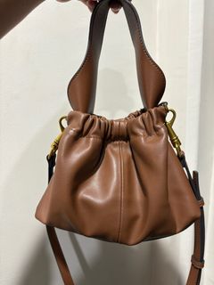 (Category: ) located in . Submitted by classy.closet (Listing ID 1356753024, Image 1). Description: .