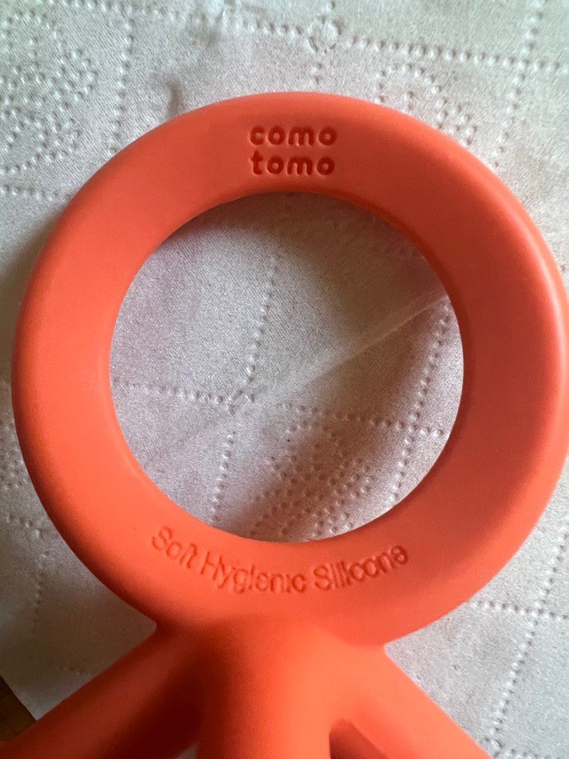 COMO TOMO TEETHER (Category: Weaning & Toddler Feeding) located in Quezon City. Submitted by zenspreloved2024 (Listing ID 1356665204, Image 2). Description: Super Nice po. Di po masyadong nagamit. Sobrang ganda pa.