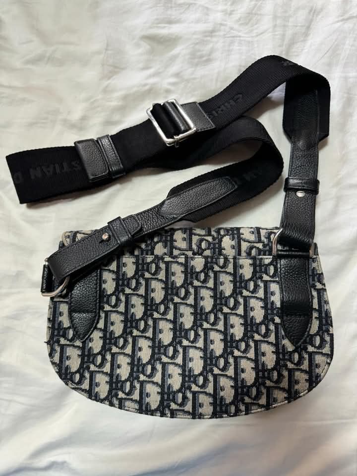 DIOR saddle sling mens (Category: Luxury Bags & Wallets) located in Manila. Submitted by mylenearte22319 (Listing ID 1356697986, Image 2). Description: DIOR saddle sling mens 💯authentic. Money back guarantee if proven otherwise.