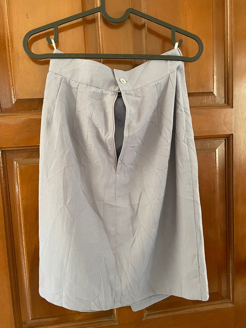Dusty Blue Pencil Skirt (Category: Skirts) located in Dumaguete. Submitted by magikcrate (Listing ID 1356769591, Image 2). Description: Fits S-M.