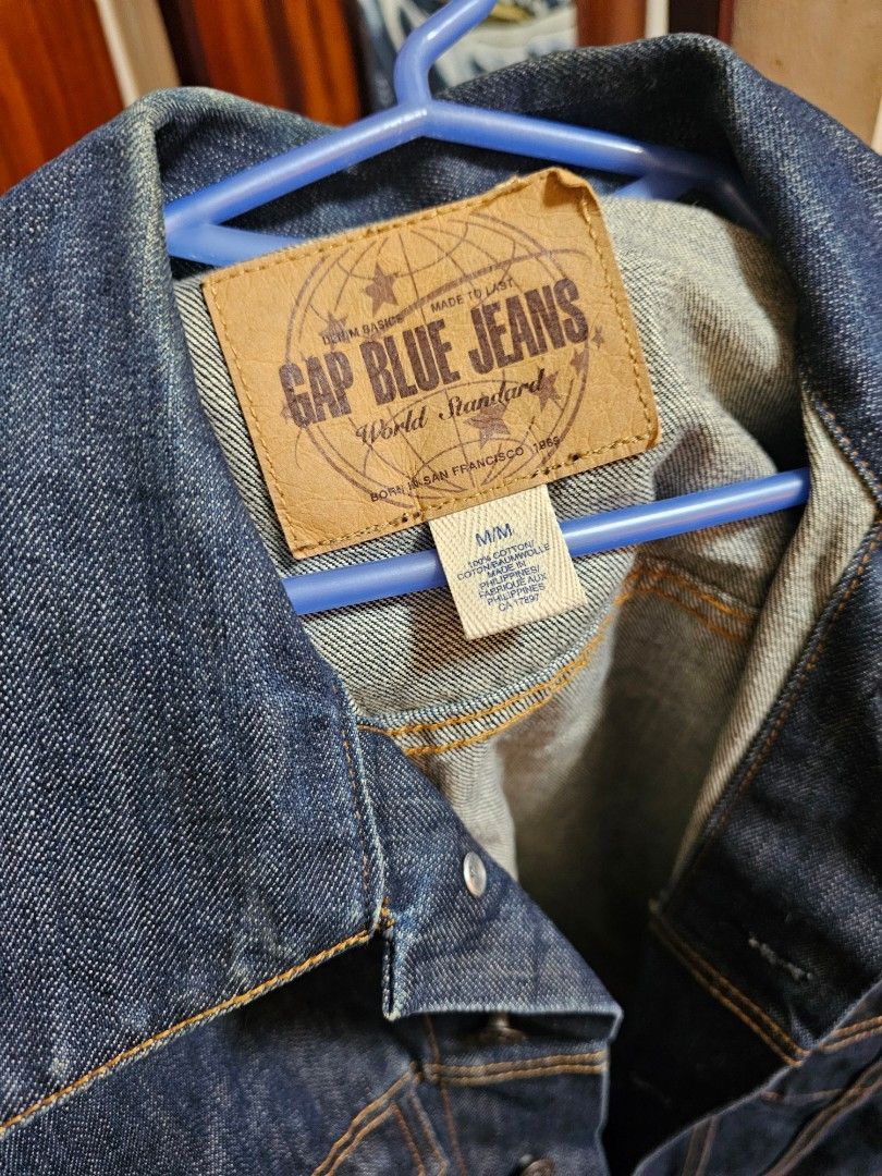 Gap Denim Jacket (Category: Coats, Jackets and Outerwear) located in Antipolo. Submitted by satisfactorylemon (Listing ID 1356695854, Image 2). Description: Gap blue jean denim jacket Barely used Size medium, will fit small best..