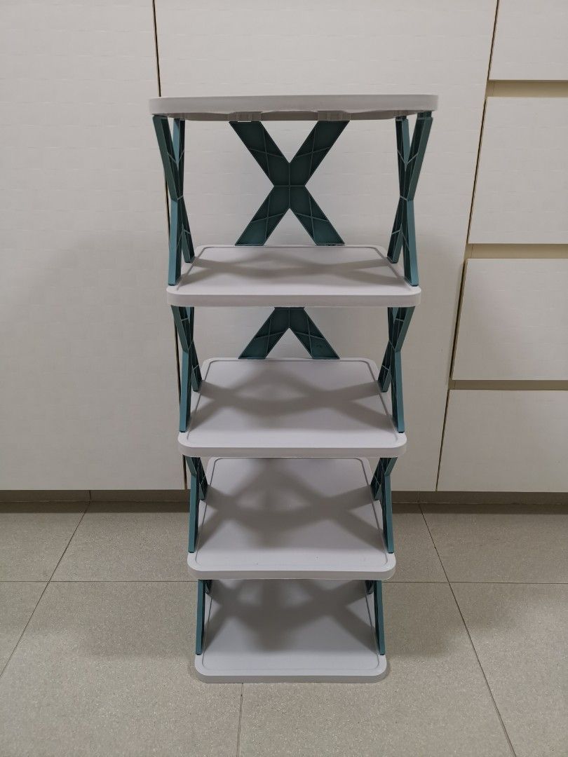 General Shelf (Category: Shelves, Cabinets & Racks) located in Singapore. Submitted by rog7635 (Listing ID 1356758708, Image 1). Description: can be dismantle. height 65cm length 26cm width 24cm.