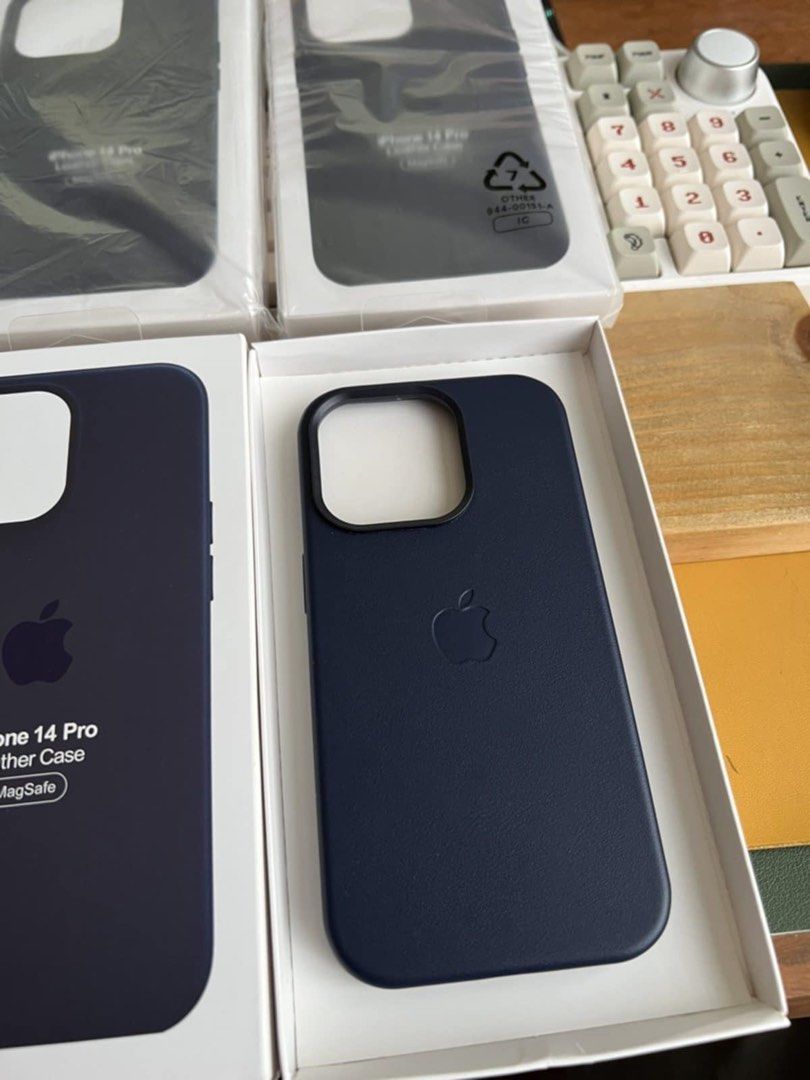 iPhone 14 Pro Magsafe Leather Case (Category: Cases & Sleeves) located in Manila. Submitted by ceeyashop (Listing ID 1356629653, Image 2). Description: Pm me, Available on hand [ Other colors are also available ] Lalamove,Grab,J&T COD will do!.