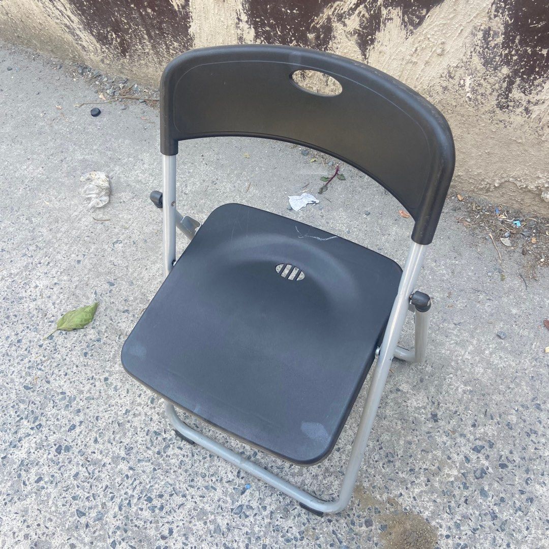 Japan Surplus Folding Chair (4pcs) (Category: Chairs) located in Taguig. Submitted by nessyyy (Listing ID 1356650161, Image 2). Description: Japan Surplus Folding Chairs -have 4pcs of this -dm for nego minor issues: scratches only Mode of Delivery: Lalamove or Grab only Mode of Payment: Gcash onlyy.