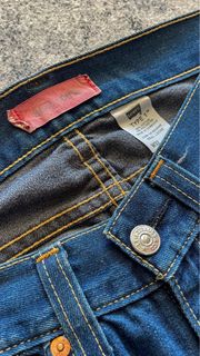 (Category: ) located in . Submitted by streetwearofbundle (Listing ID 1356657151, Image 1). Description: .