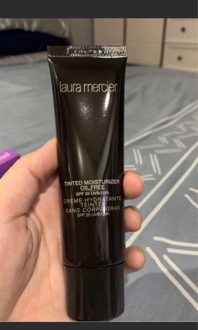 LAURA MERCIER TINTED MOISTURIZER (Category: Makeup) located in Cainta. Submitted by JCJ_shoppe (Listing ID 1356705842, Image 2). Description: Laura Mercier Tinted Moisturizer (Oil Free) Shade : 2W2 - Nude 50ml From Rustan’s Payment - BPI BDO GCASH.