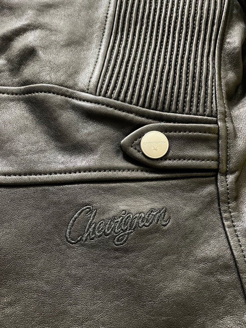 Leather Jacket （分類：外套及戶外衣服）位於 Hong Kong。 由 pn08nice 提交（商品編號 1356730613，圖片 4）。簡介： 黑色真皮，修身皮褸。