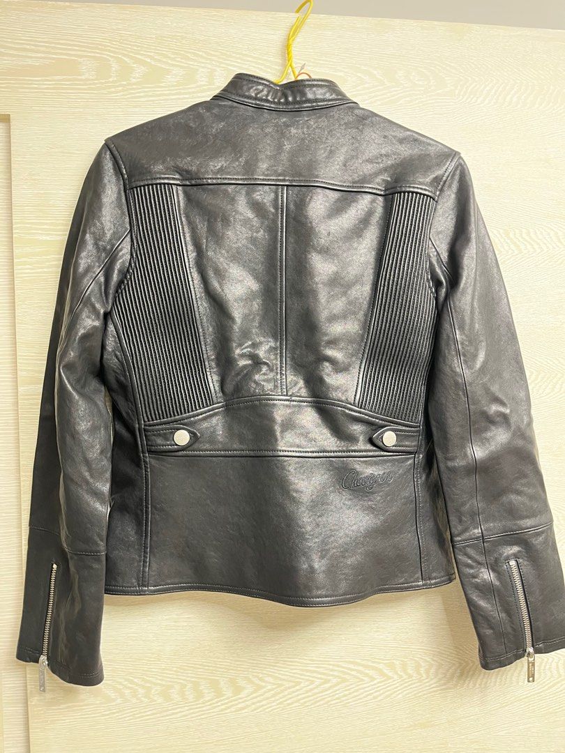 Leather Jacket （分類：外套及戶外衣服）位於 Hong Kong。 由 pn08nice 提交（商品編號 1356730613，圖片 2）。簡介： 黑色真皮，修身皮褸。