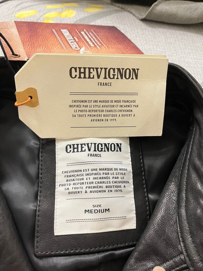 Leather Jacket （分類：外套及戶外衣服）位於 Hong Kong。 由 pn08nice 提交（商品編號 1356730613，圖片 3）。簡介： 黑色真皮，修身皮褸。