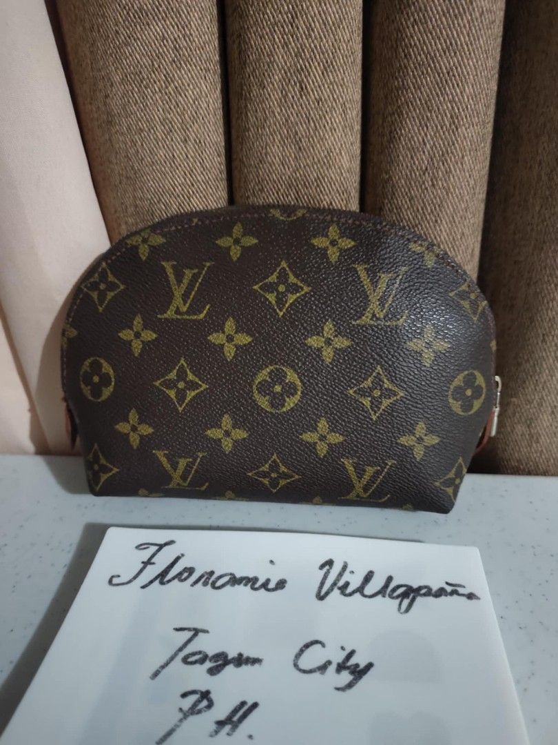 Lv pouch (Category: Luxury Bags & Wallets) located in Tagum. Submitted by luxbagelyas (Listing ID 1356717418, Image 1). Description: Good condition no flaws sign of use only super tibay pa.