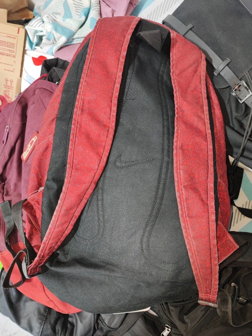 ORIGINAL NIKE BACK PACK (RED) (Category: Backpacks) located in Mandaluyong City. Submitted by mariahsolangeyyy (Listing ID 1356713555, Image 2). Description: Original Nike backpack in color red.